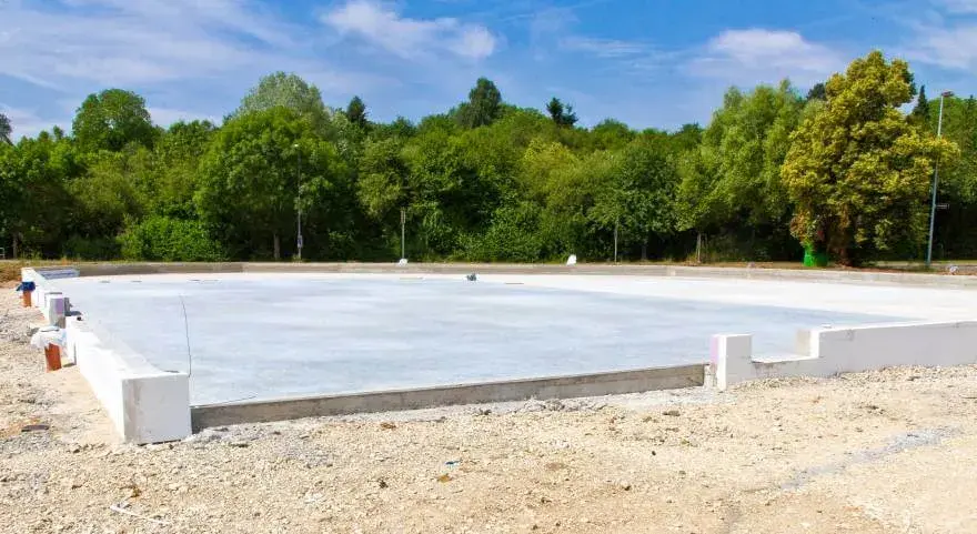XPS pod płytę fundamentową: jak prawidłowo zaizolować fundament
