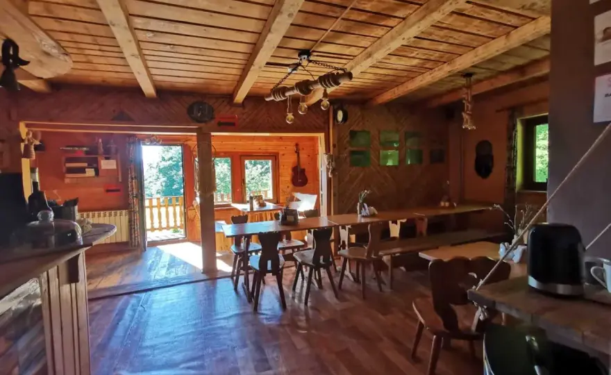 Bacówka Pod Honem w Cisnej – lokalizacja, menu, noclegi i opinie gości