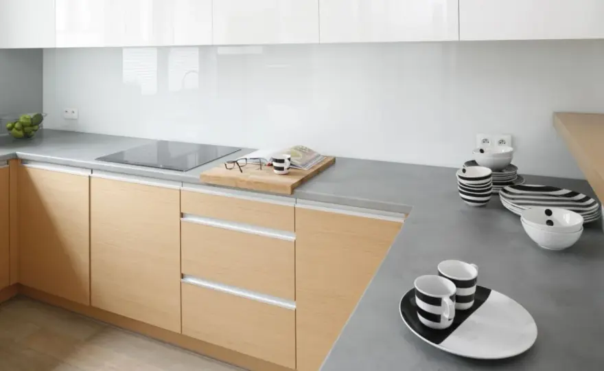MDF czy laminat: Który materiał lepszy do kuchni? Porównanie