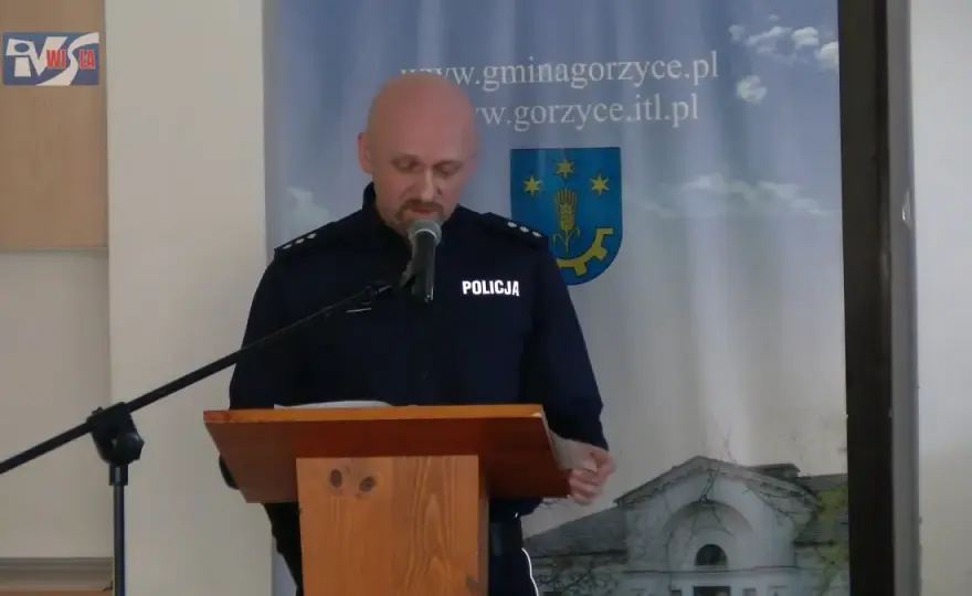 Komendant komisariatu policji w Gorzycach - poznaj Piotra Wiącka