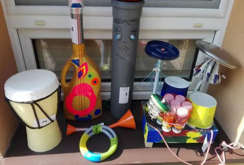 Instrumenty muzyczne z recyklingu - jak stworzyć własne?