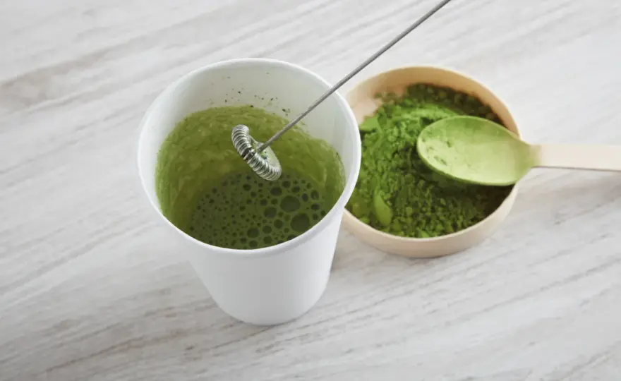 Jak prawidłowo przygotować herbatę matcha: najlepszy domowy przepis