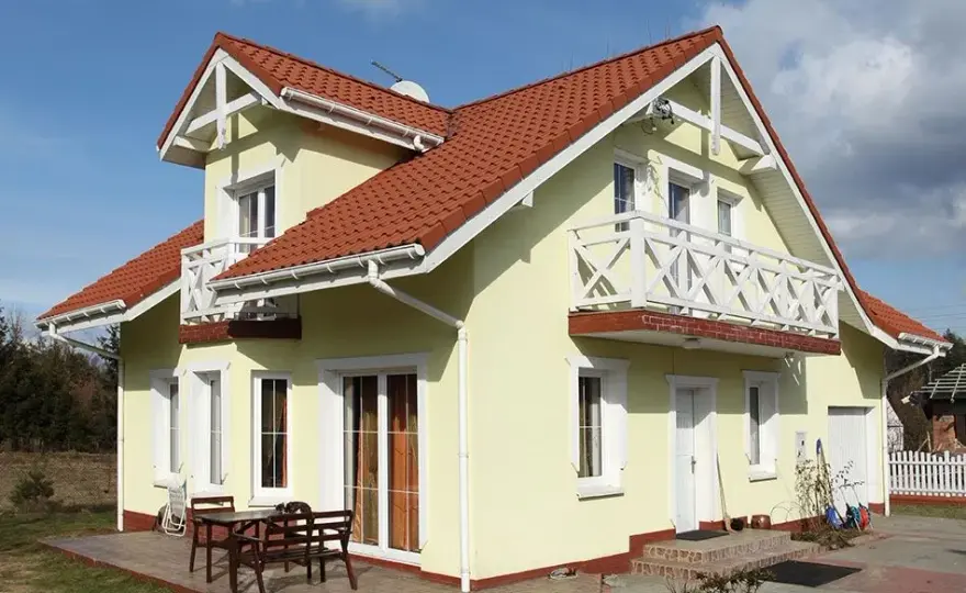 Jak optycznie powiększyć okna na elewacji – proste triki na większą przestrzeń i styl