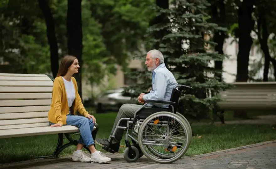 Kto może zostać opiekunem dorosłej osoby niepełnosprawnej? Sprawdź wymagania