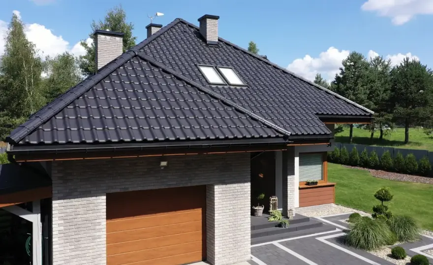 Dachówka ceramiczna – elegancja i trwałość, które przetrwają pokolenia