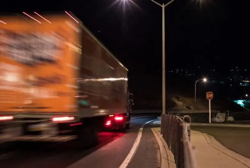Jak liczyć godziny nocne kierowcy? Kluczowe zasady i błędy do uniknięcia