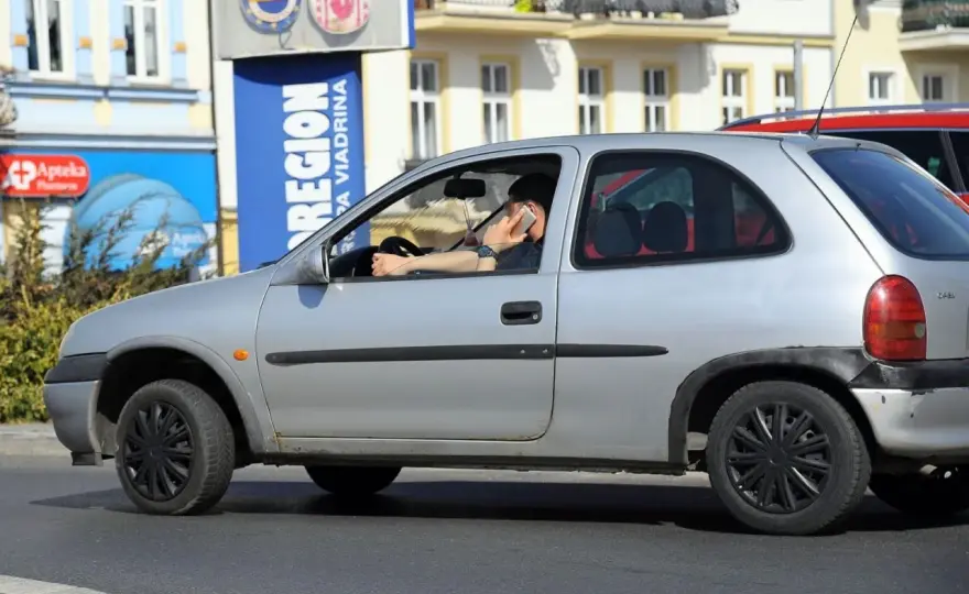Jaki mandat za rozmowę przez telefon? Sprawdź, ile zapłacisz!