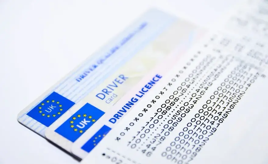 Jak skutecznie sprawdzić angielskie prawo jazdy i uniknąć problemów z weryfikacją