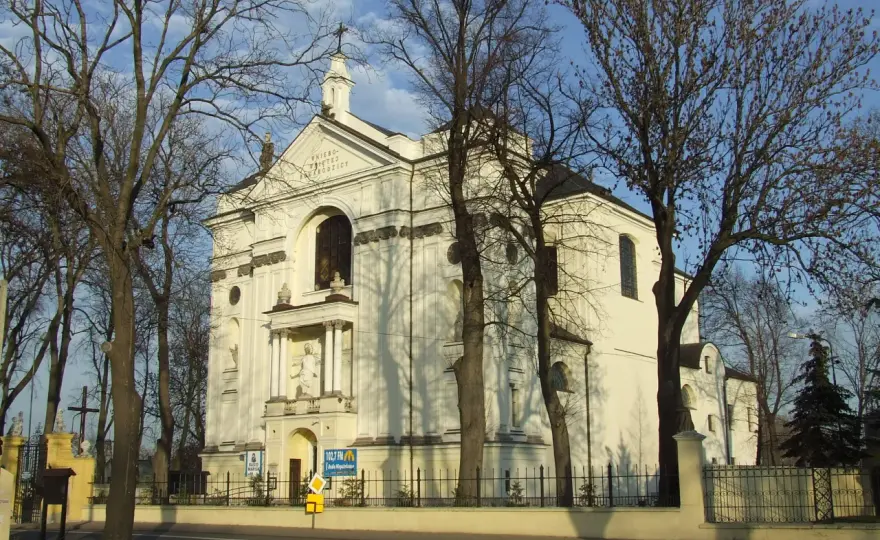 Sanktuarium w Rokitnie: niezwykłe miejsce kultu Matki Bożej Słuchającej