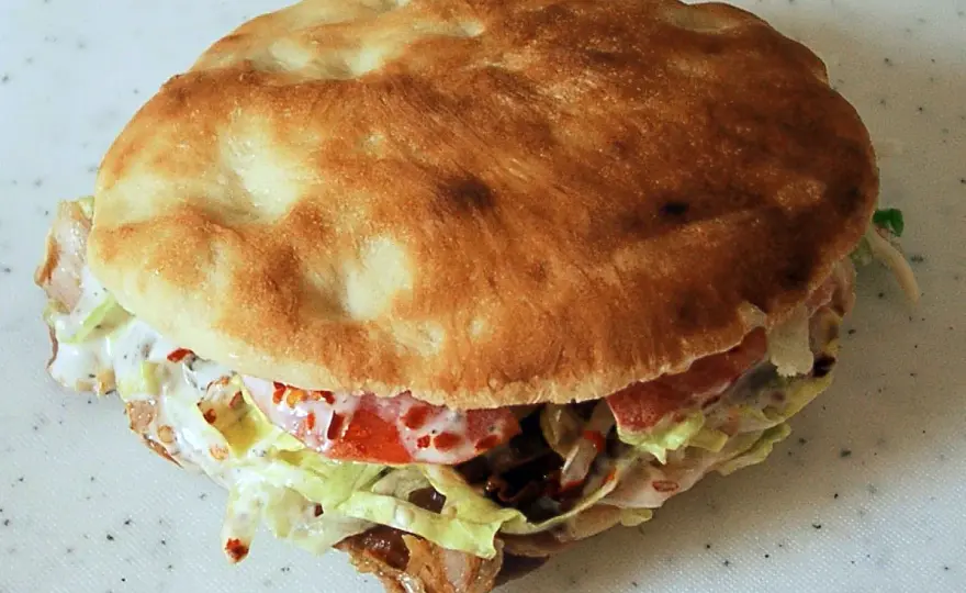 Gdzie jest kebab? Odkryj najlepsze miejsca na pysznego kebaba w Polsce
