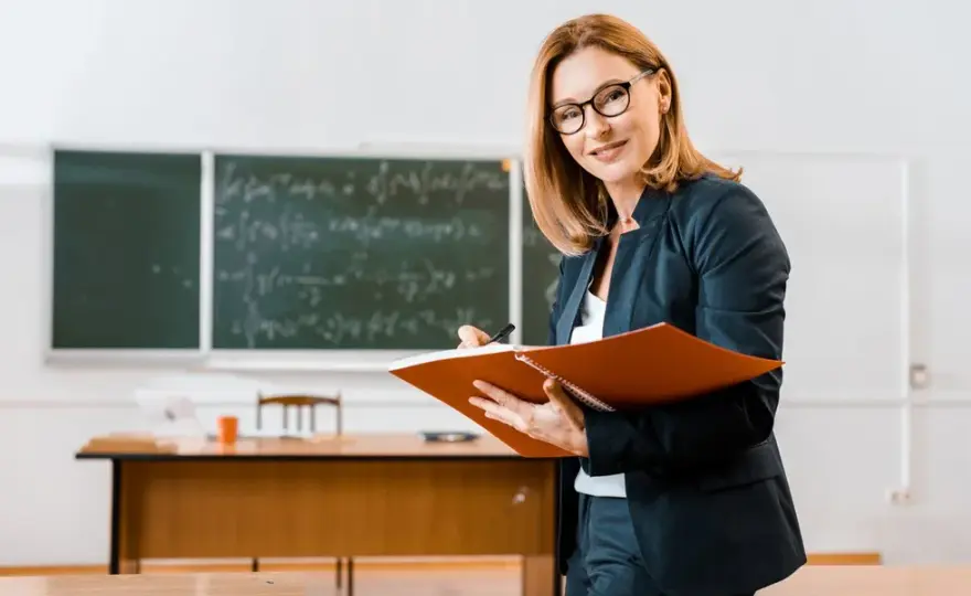 Nauczyciel z klasą: 5 cech wyróżniających inspirującego pedagoga