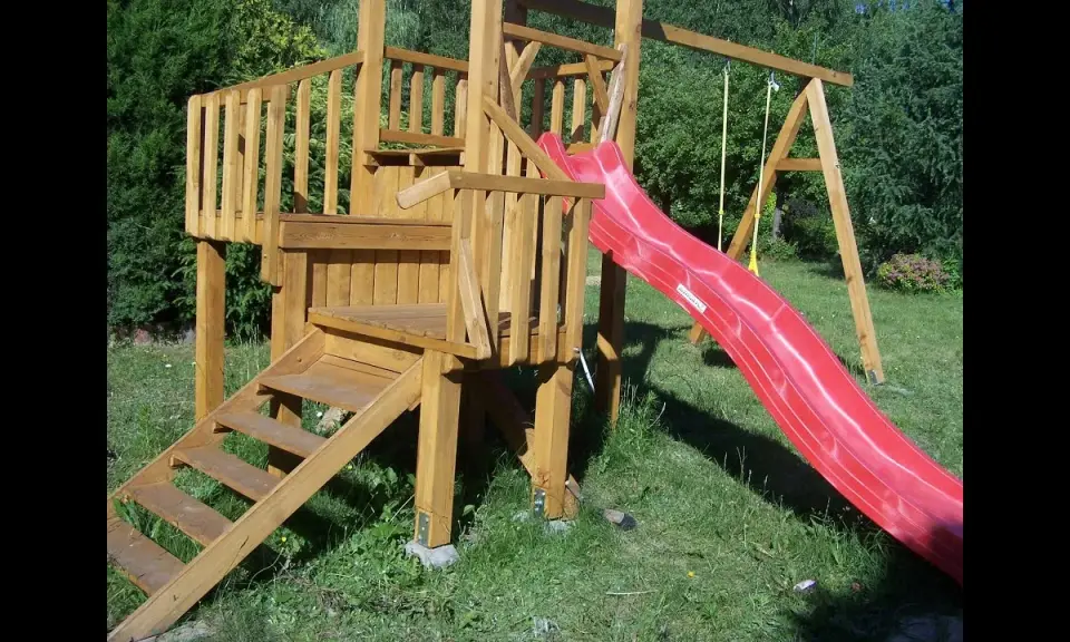 Jak zamontować plac zabaw? Bezpiecznie, krok po kroku!