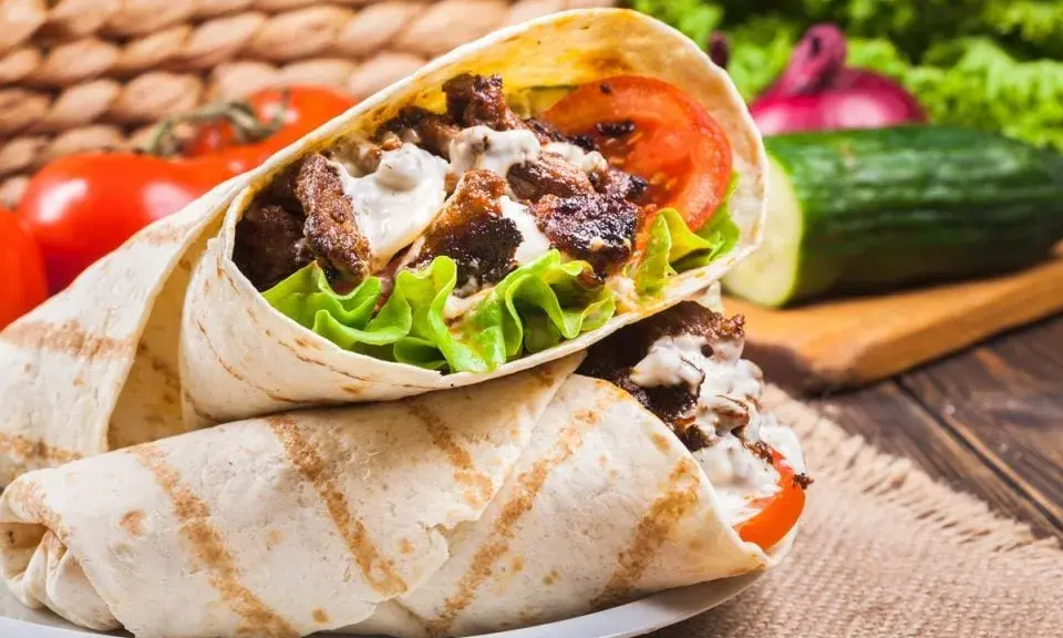 Ile kcal ma kebab na cienkim - zaskakujące fakty o kaloriach