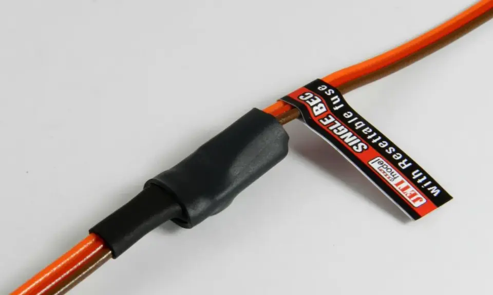 Jeti BEC mit rückstellbarer Sicherung, orange und braune Kabel.