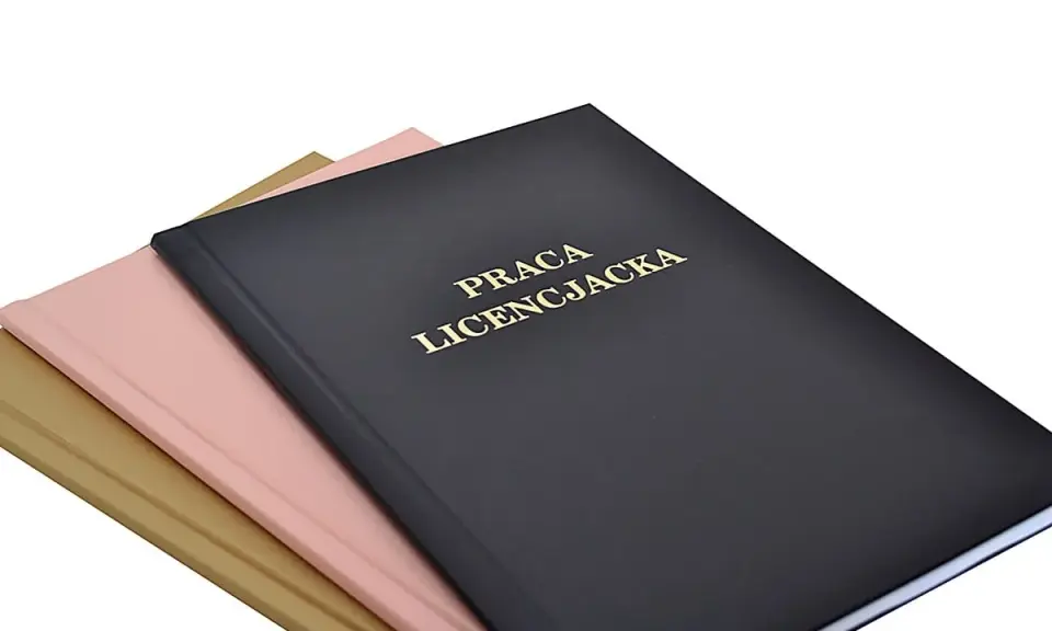 Trzy okładki prac: czarna z napisem "PRACA LICENCJACKA", różowa i złota. Gotowe do uzupełnienia bibliografią.