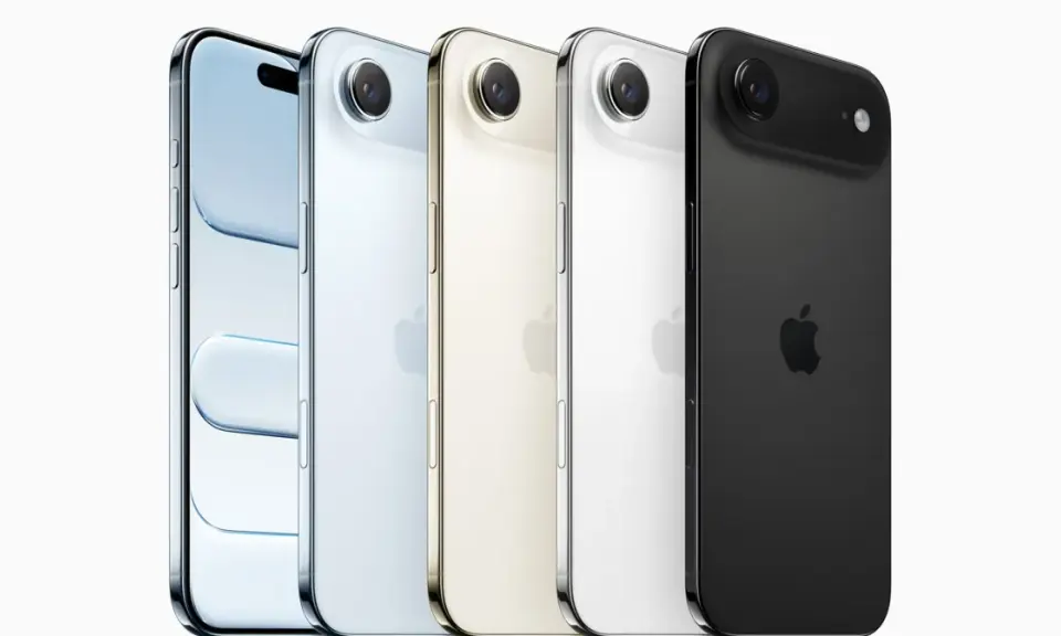Pięć iPhone'ów w różnych kolorach: błękitny, biały, złoty, biały i czarny. Kiedy pojawi się iPhone 17?