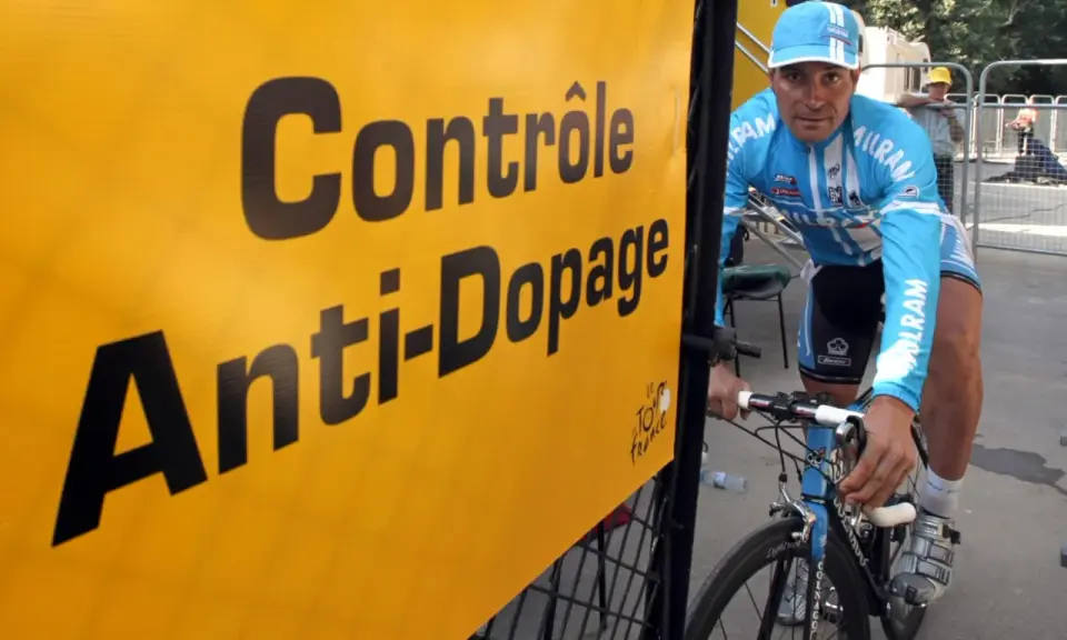 Erik Zabel heute vor der Anti-Doping-Kontrolle beim Tour de France.