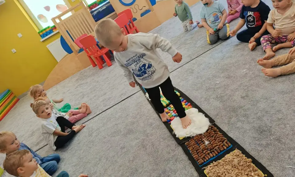 Zajęcia sensoryczne dla dzieci: Klucz do harmonijnego rozwoju