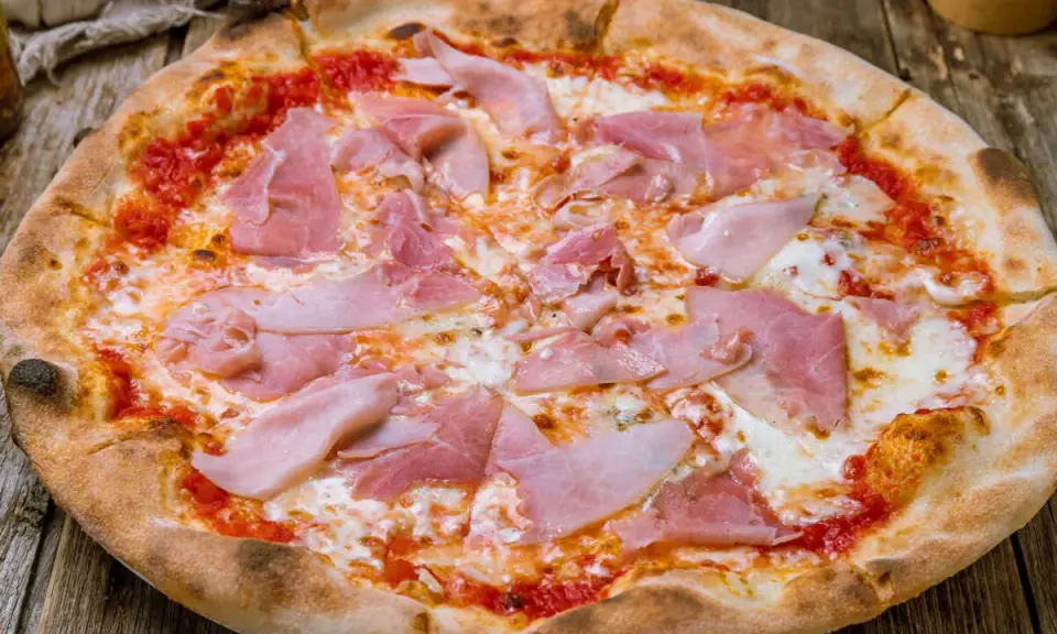 Recette pizza jambon-fromage : astuces de pro pour une pâte parfaite