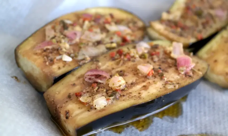 Aubergine grillée au barbecue : fondante et savoureuse à coup sûr !