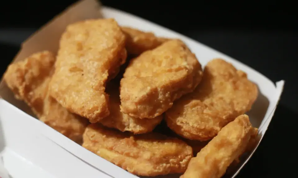 Z czego są Nuggetsy McDonald's? Prawda o składzie i bez MOM!