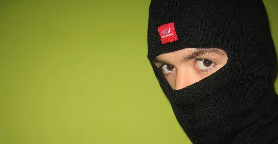 Kominiarka motocyklowa: Jak wybrać idealną na każdą porę roku?