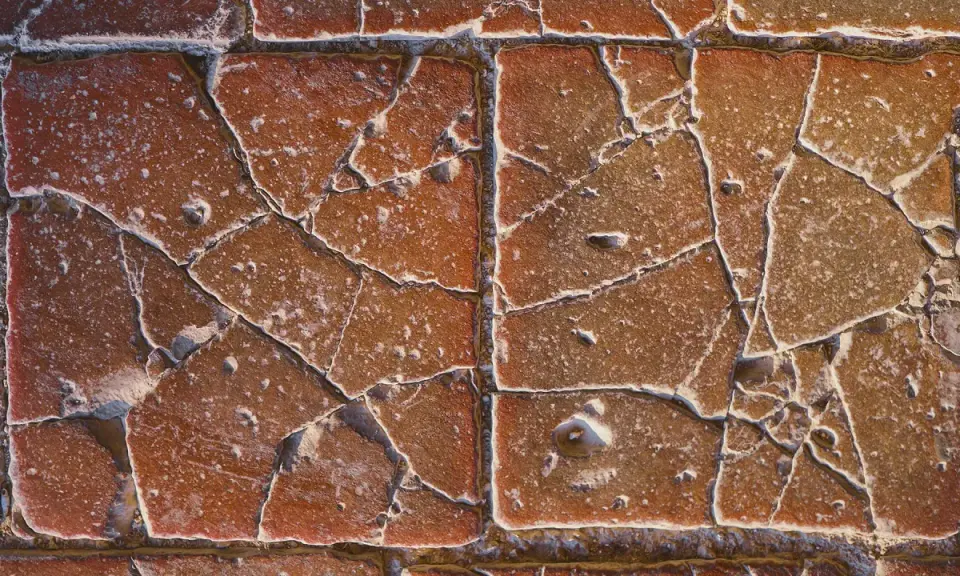 Detalle de azulejos de terracota rotos, listos para reparar.