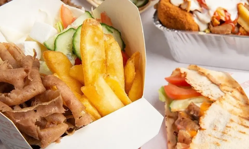 Domowy ostry kebab z grilla: Opanuj sekret smaku i techniki.