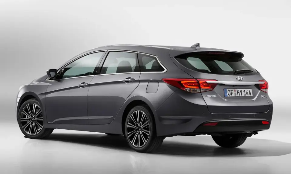 Hyundai i40: Pojemność baku 70 litrów? Sprawdź zasięg!