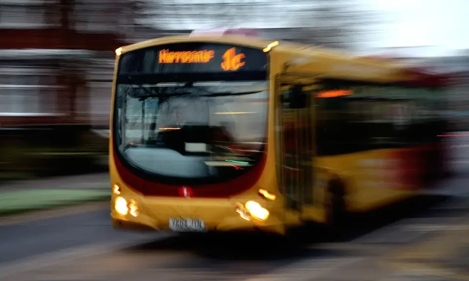 Odpowietrzanie sprzęgła krok po kroku: odzyskaj precyzję jazdy!