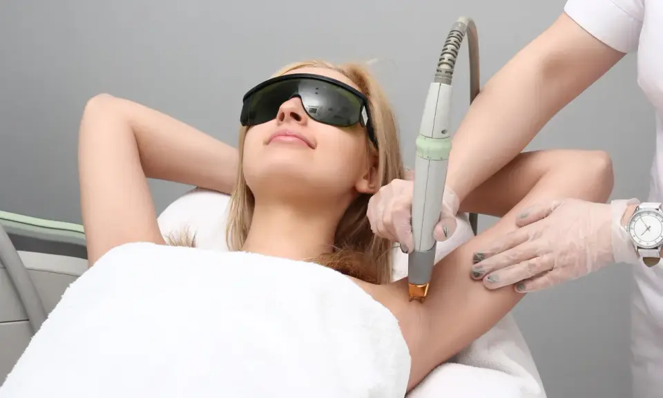 Depilacja laserowa: Ból? Niekoniecznie! Jak zminimalizować dyskomfort.