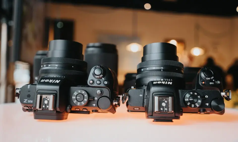 Nikon Z50: Jaki obiektyw wybrać? Przewodnik po najlepszych szkłach