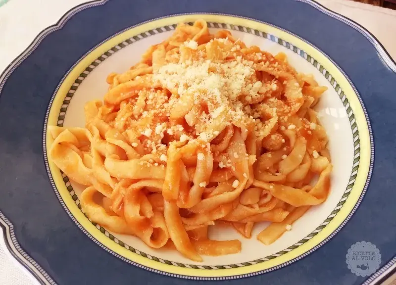 Pasta Fresca Fatta in Casa: Ricetta Facile e Segreti per un Risultato Perfetto