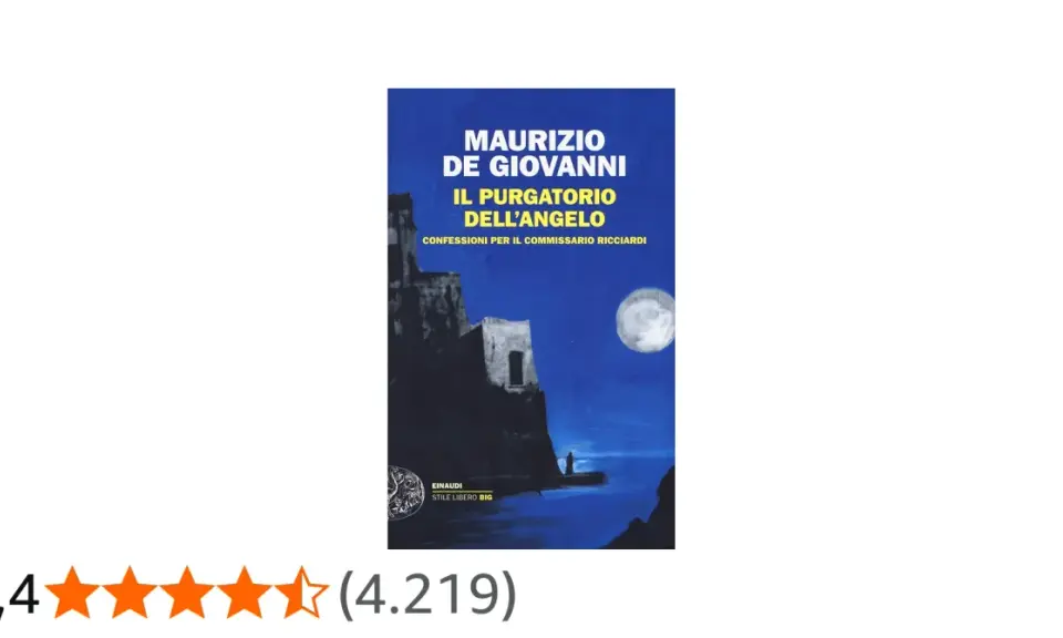 Copertina del libro "Il purgatorio dell'angelo" di Maurizio De Giovanni. Una scena notturna con un edificio scuro e una figura solitaria vicino al mare, sotto una luna piena.