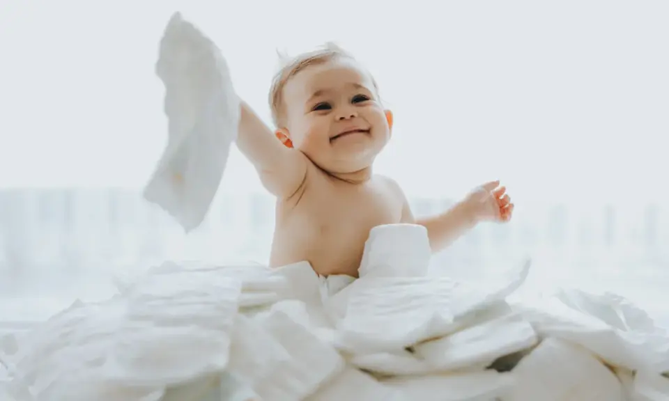 Co ile zmieniać pieluchę w nocy? Klucz do spokojnego snu malucha.