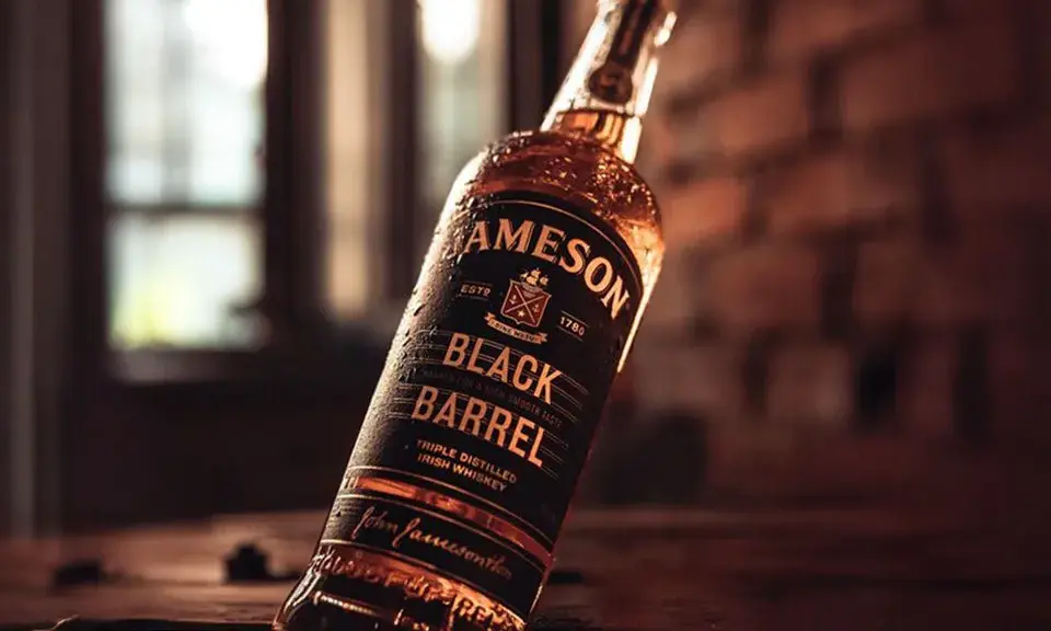Jak smakuje whisky? Odkryj sekrety i znajdź swój ulubiony smak!