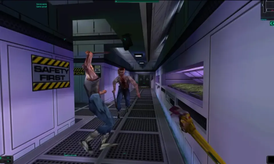 W korytarzu stacji kosmicznej, dwóch zombie z bronią w ręku goni gracza. To klasyczny przykład rozgrywki w stylu immersive sim.