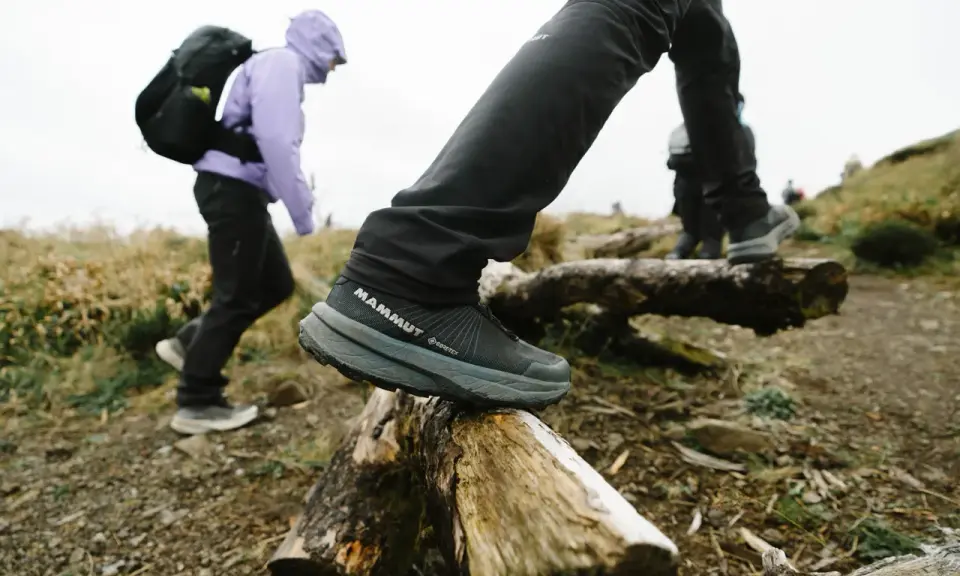 Wybierasz jakie buty w góry? Te z membraną Gore-Tex i solidną podeszwą sprawdzą się na szlaku.