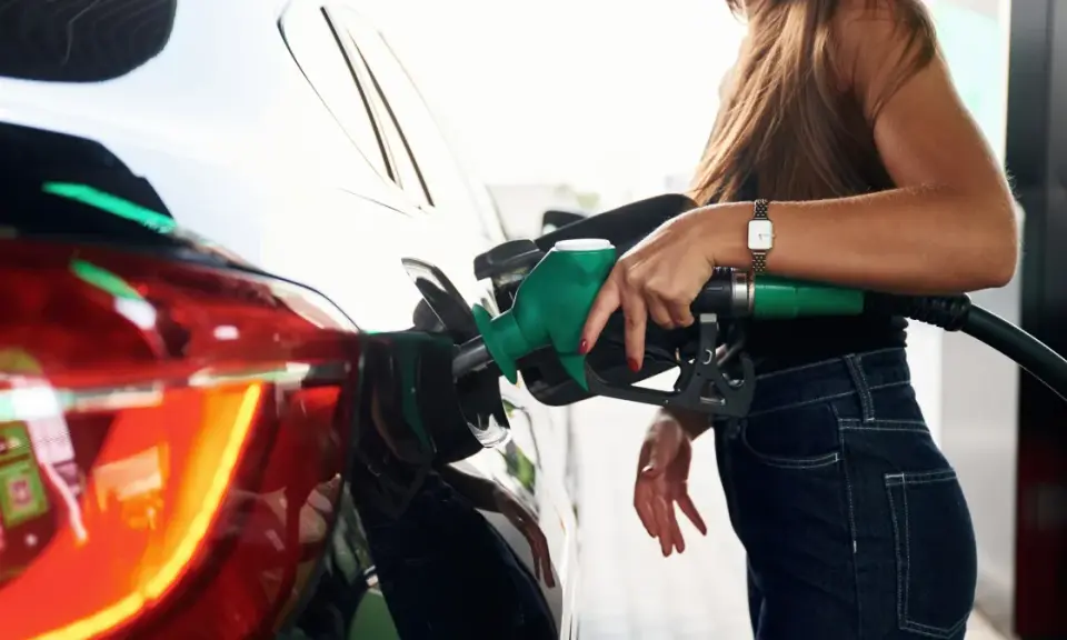 Dlaczego diesel nie tanieje? Prognozy 2026 i sposoby na oszczędności