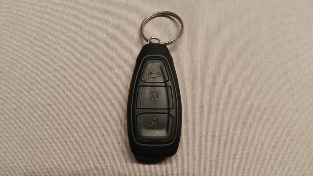 Wymiana baterii w kluczyku ford kuga – proste kroki i porady