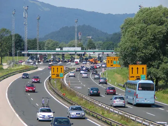 Ile można jechać na autostradzie w Słowenii? Poznaj ważne przepisy