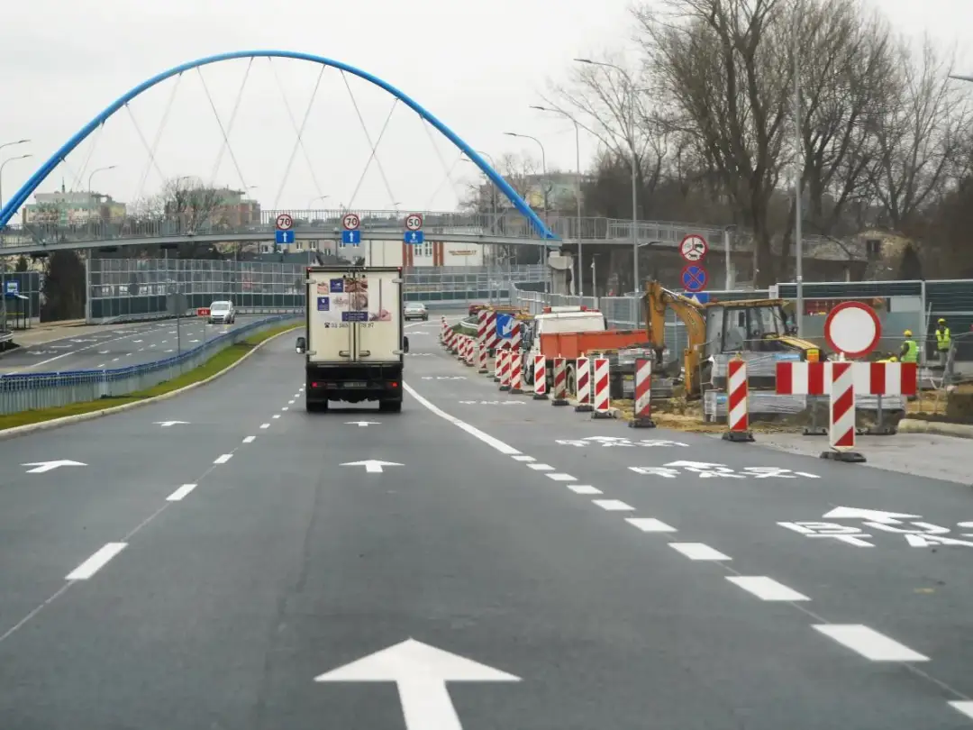 Avenue po polsku: Jak tłumaczyć "aleja" i unikać błędów?