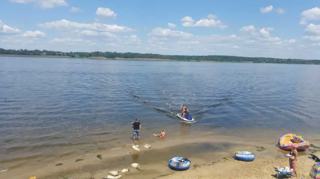 Dzierżno Duże: Raj wędkarzy i plażowiczów? Sprawdź przed wizytą!