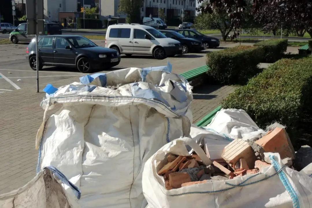 Gdzie wyrzucać worki po cemencie? Sprawdź najlepsze opcje utylizacji
