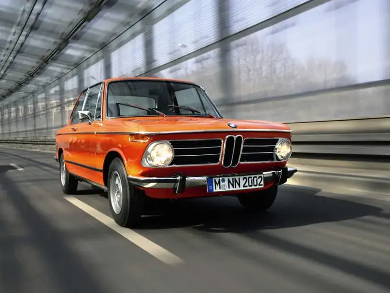 BMW stare modele – historia, innowacje i ich wpływ na motoryzację