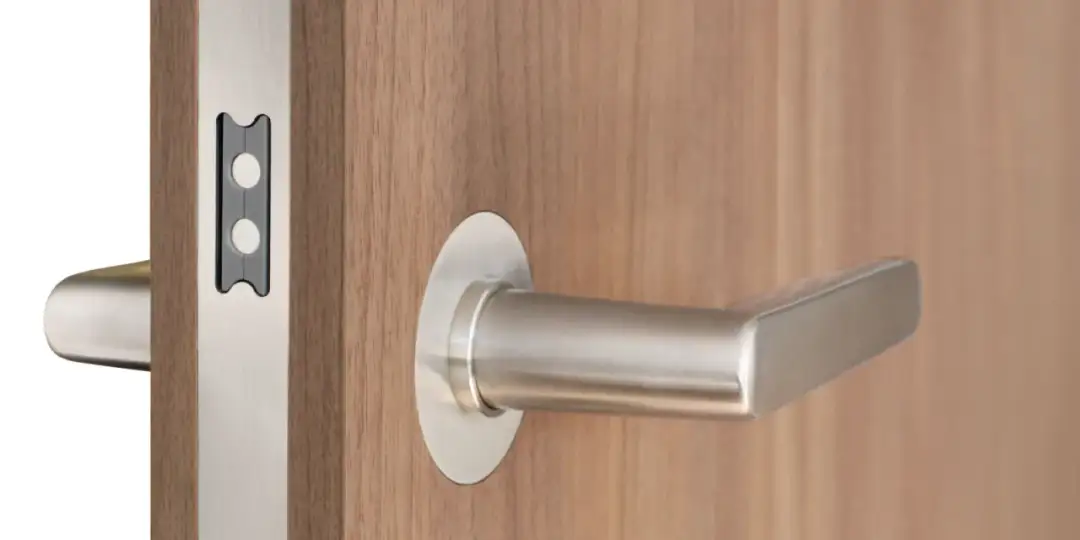 Drzwi z zamkiem magnetycznym: cisza, design i komfort. Poznaj zalety!