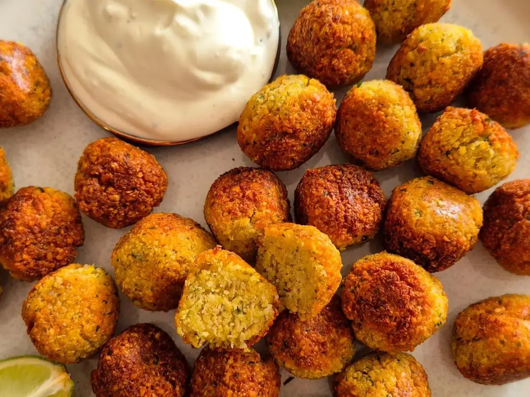 Vegane Falafel selber machen - Außen knusprig und innen saftig