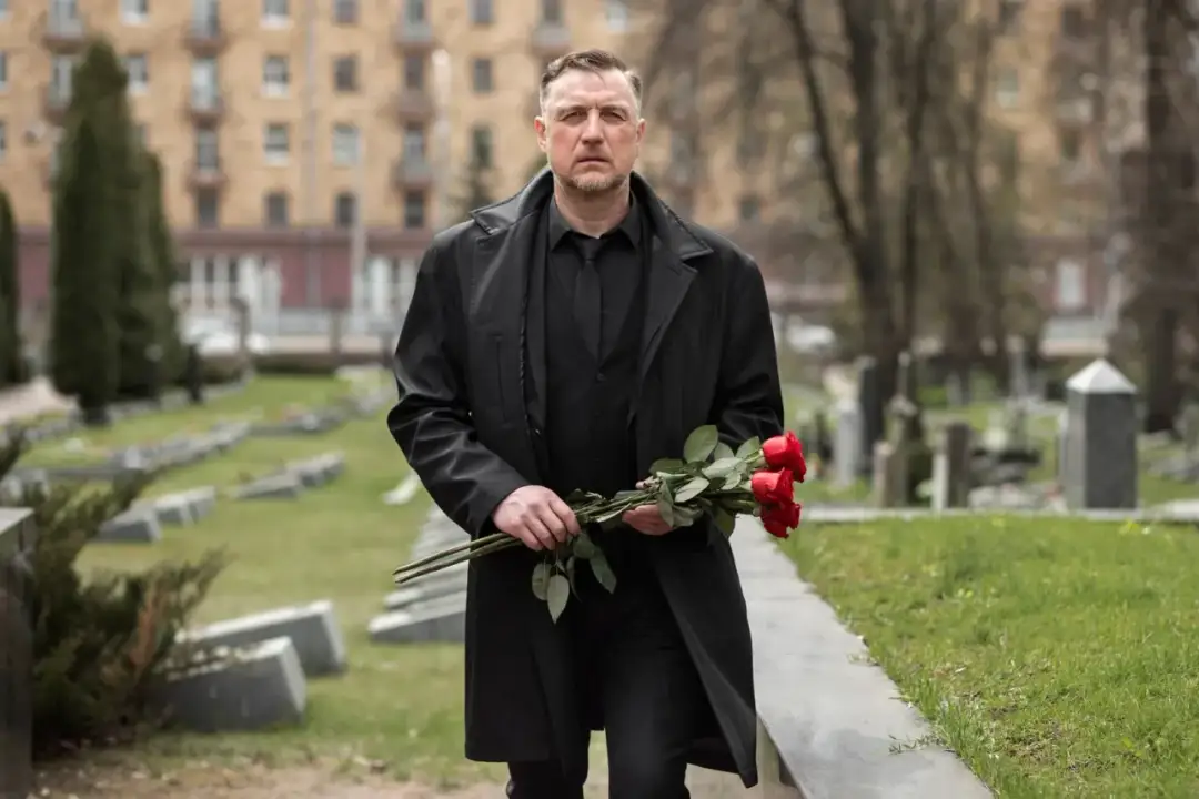 Sennik widzieć zmarłego męża: Znaczenie i interpretacja snów o ukochanym