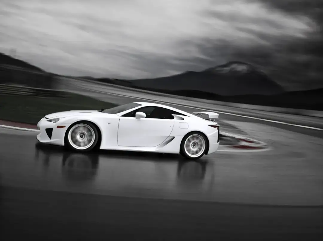 Lexus LFA - Dlaczego to auto wciąż jest legendą? Poznaj fenomen V10
