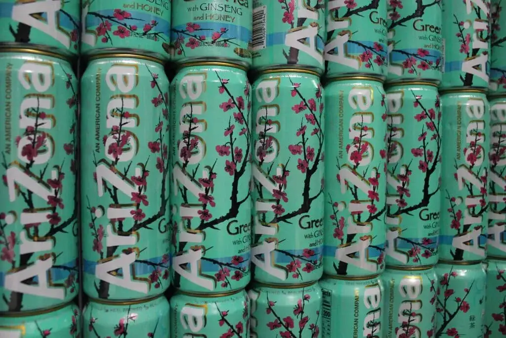 Od ilu lat można pić napój Arizona? Sprawdź, co warto wiedzieć
